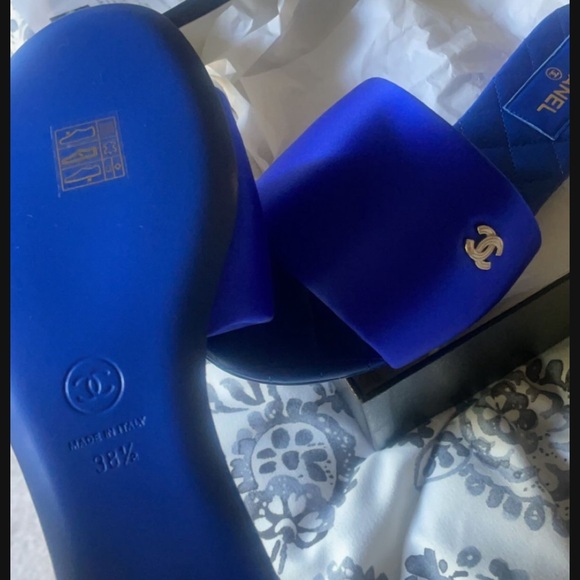 CHANEL Blue Sandals - Picture 2 of 3